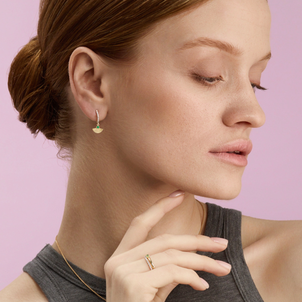 Золотые серьги с изумрудами